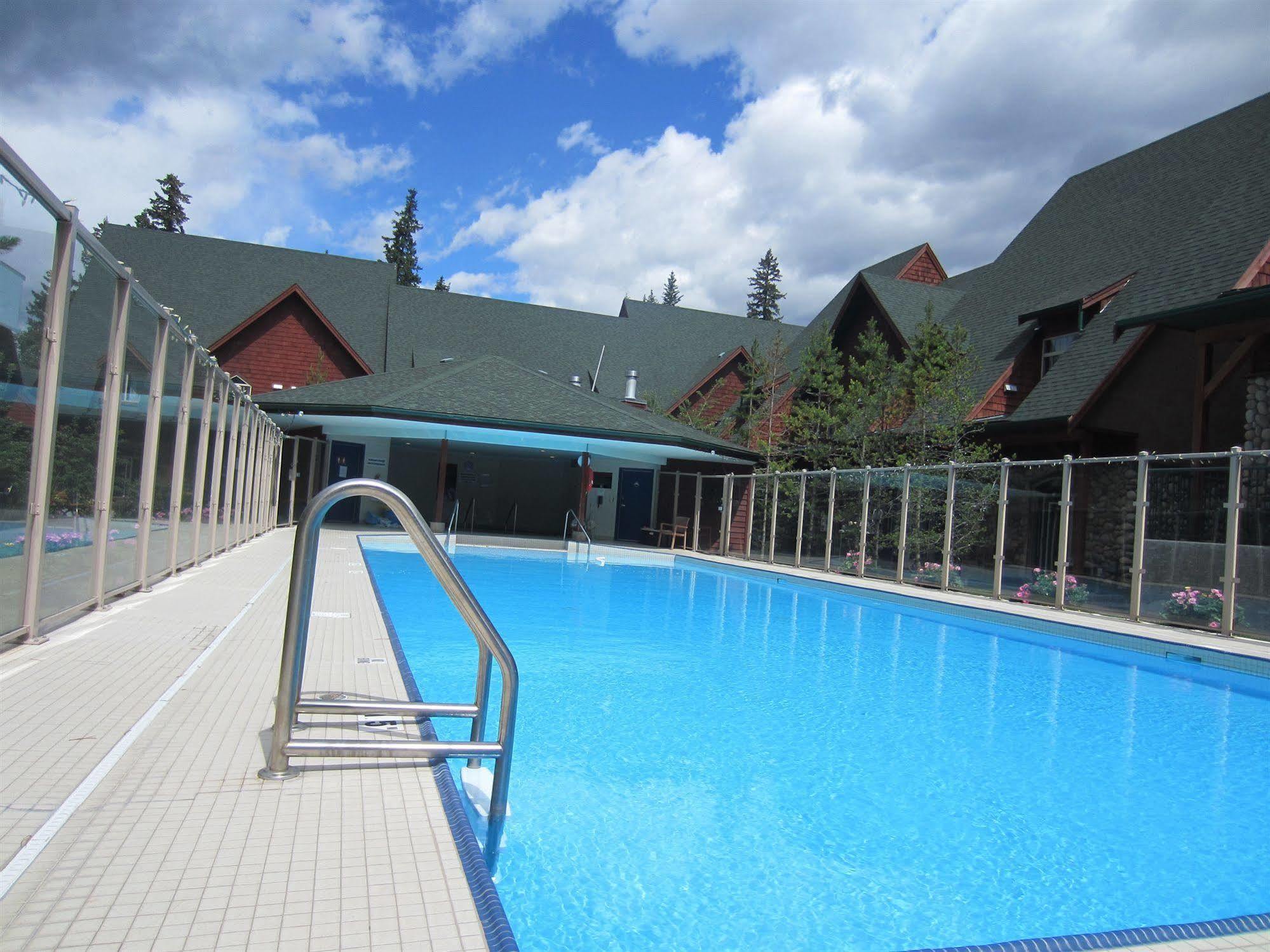 Mystic Springs Chalets & Hot Pools Canmore Exterior foto