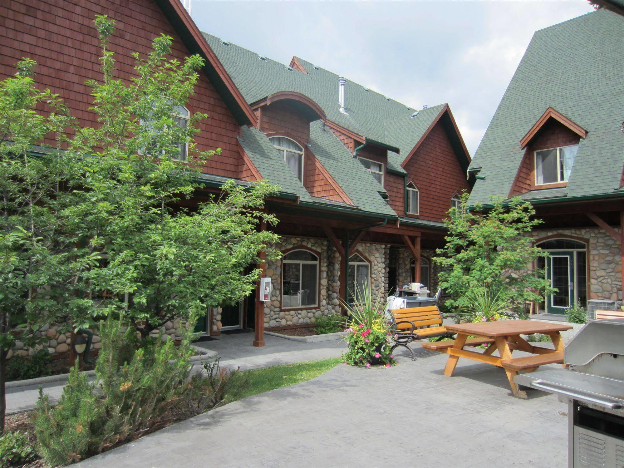 Mystic Springs Chalets & Hot Pools Canmore Exterior foto