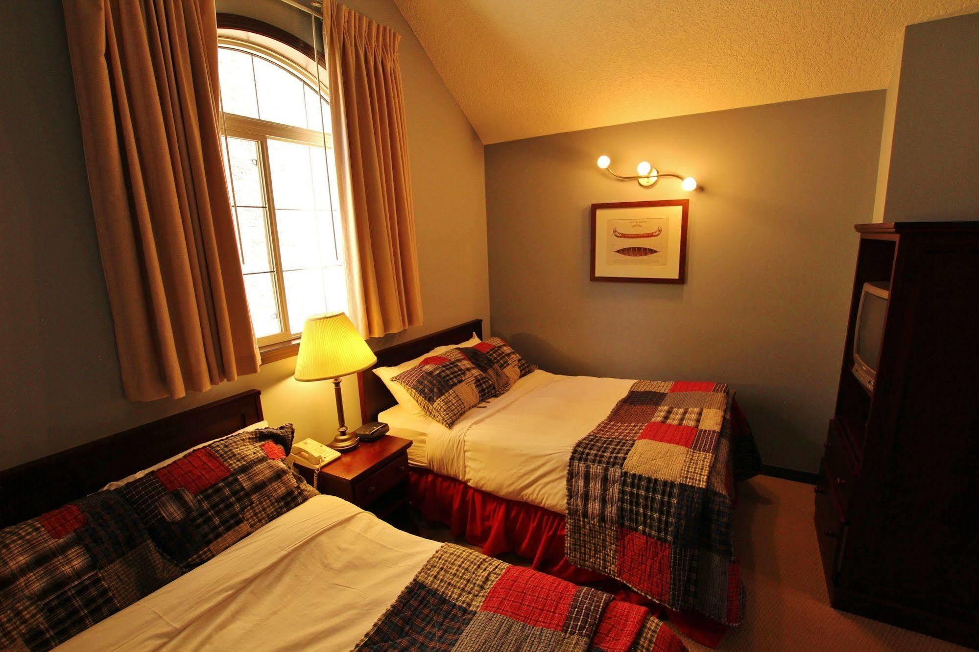 Mystic Springs Chalets & Hot Pools Canmore Exterior foto